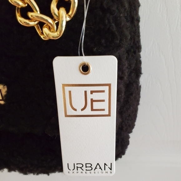 Urban Expressions Corriedale Crossbody in black - Picture 6 of 14